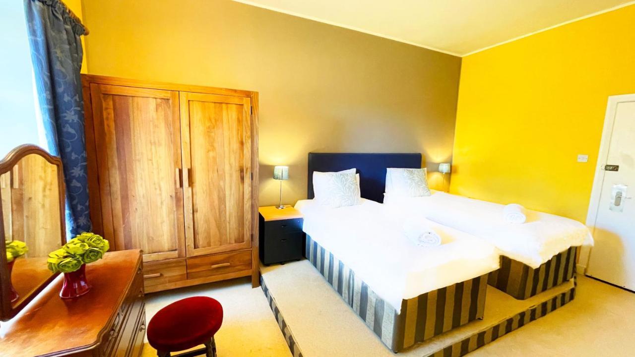 Gorebridge Kirkhill Estate Rooms מראה חיצוני תמונה