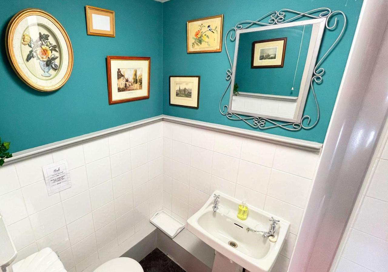 Gorebridge Kirkhill Estate Rooms מראה חיצוני תמונה