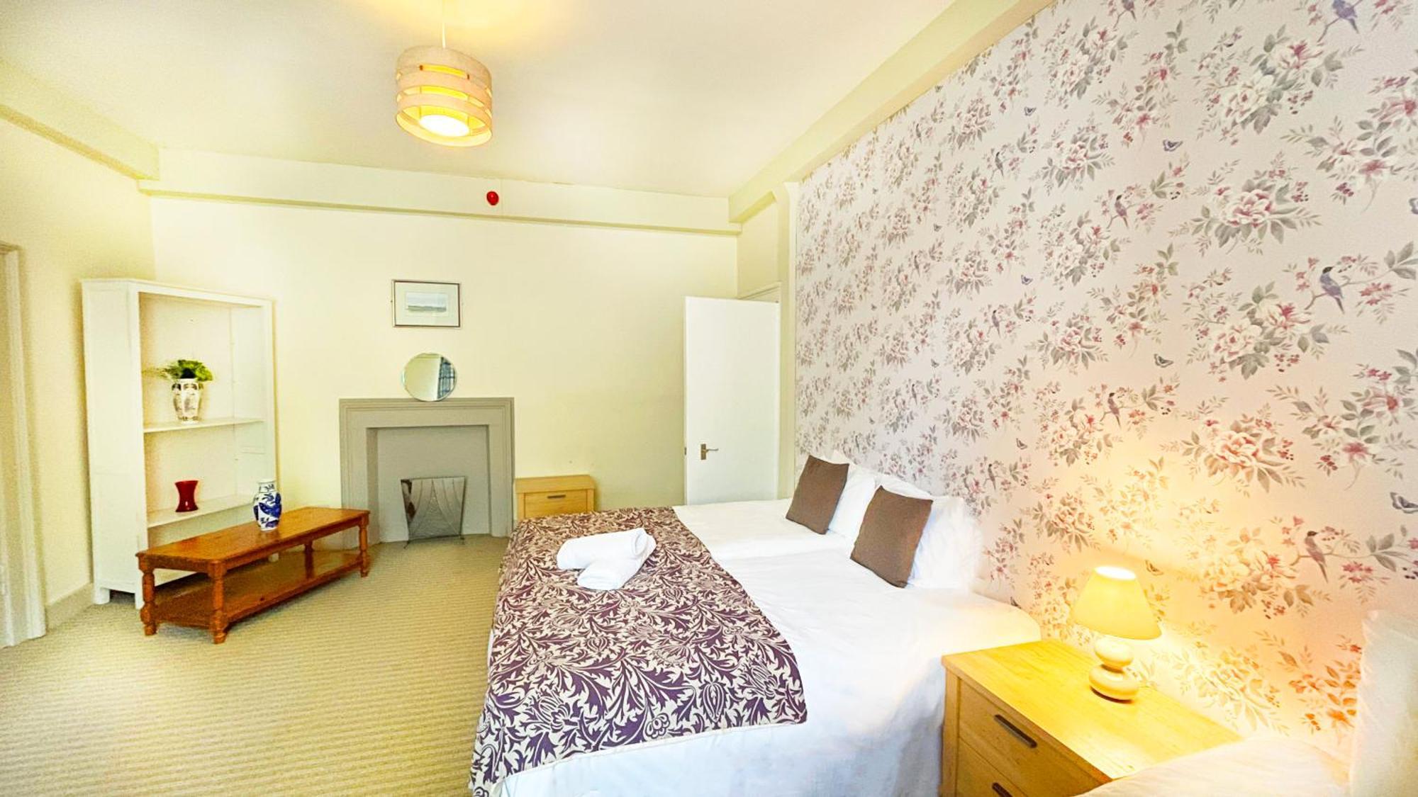 Gorebridge Kirkhill Estate Rooms מראה חיצוני תמונה