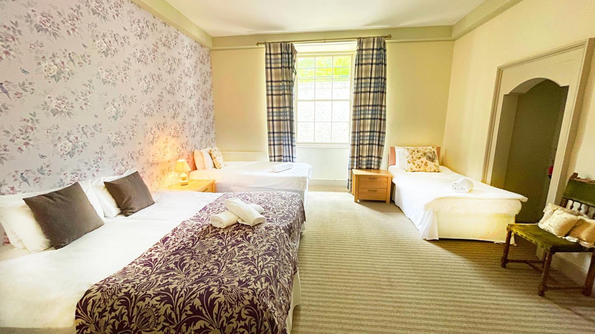 Gorebridge Kirkhill Estate Rooms מראה חיצוני תמונה