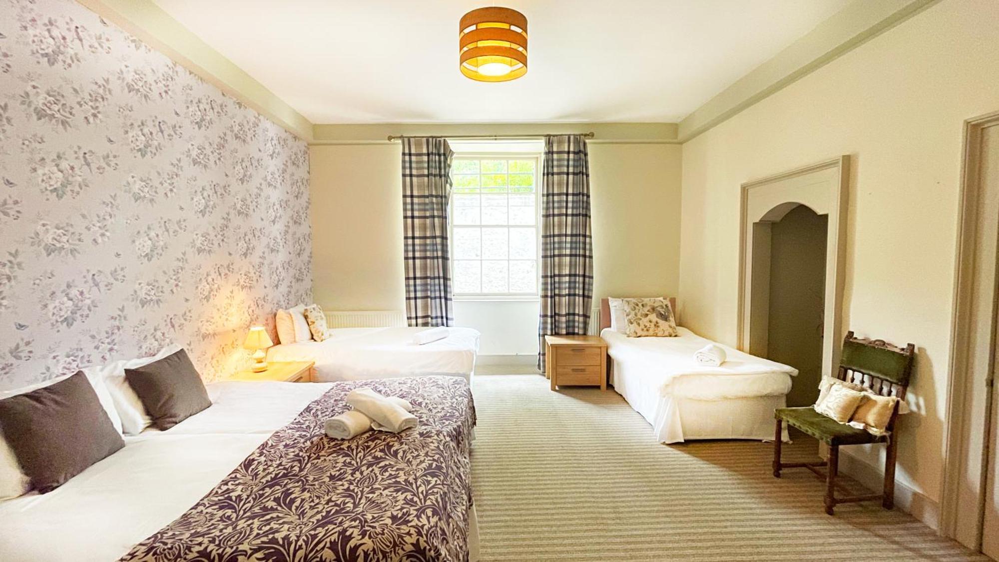 Gorebridge Kirkhill Estate Rooms מראה חיצוני תמונה